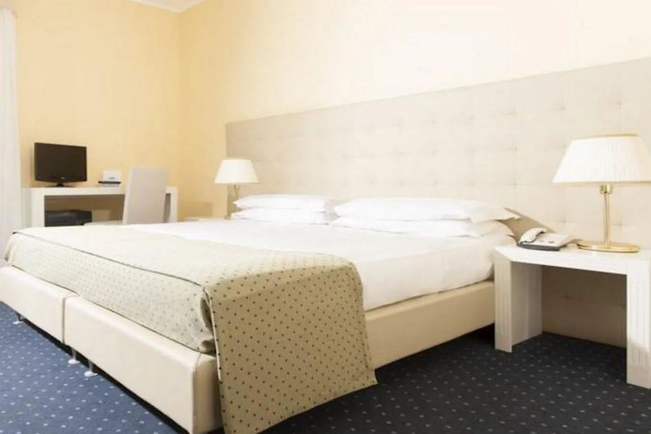 לידו די ג'סולו Hotel Gallia & Resort 4*, לידו די ג'סולו
